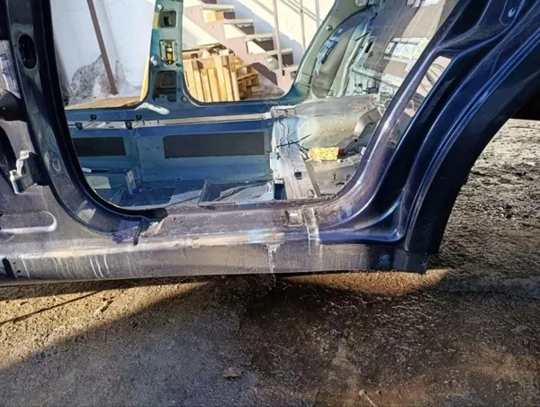 Maserati Quattroporte V 2011 Vänster Tröskel OEM 294183 image 4