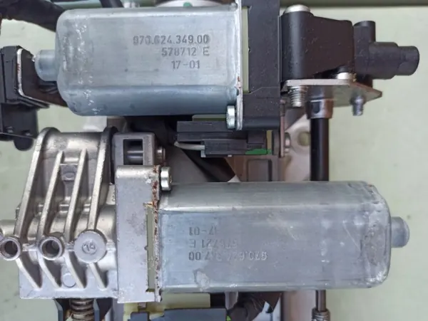 Maserati Ghibli III ristisalko OEM 067000581XXsd image 4