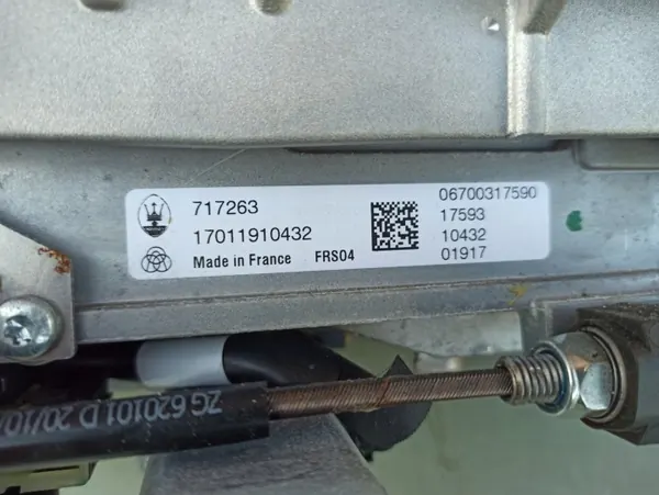 Maserati Ghibli III ristisalko OEM 067000581XXsd image 6