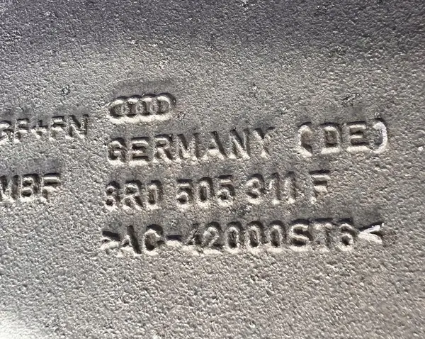 AUDI A8 D4 Vasemman Takapään Koukku 4H0505435D image 6