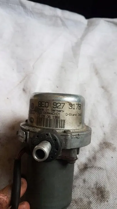 Audi Q7 4L 2007 Imupumppu OEM 8E0927317B image 3