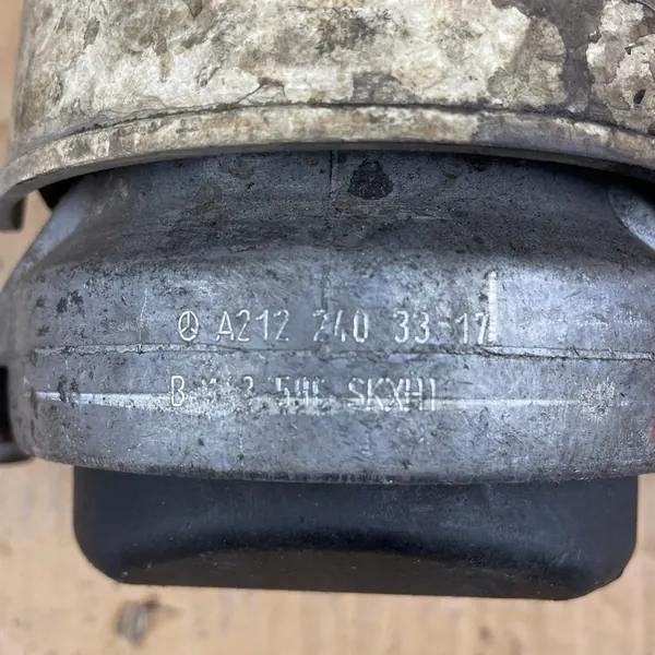 Moottorin Kiinnike MERCEDES W212 W218 3.0CDI a2122403317 image 2