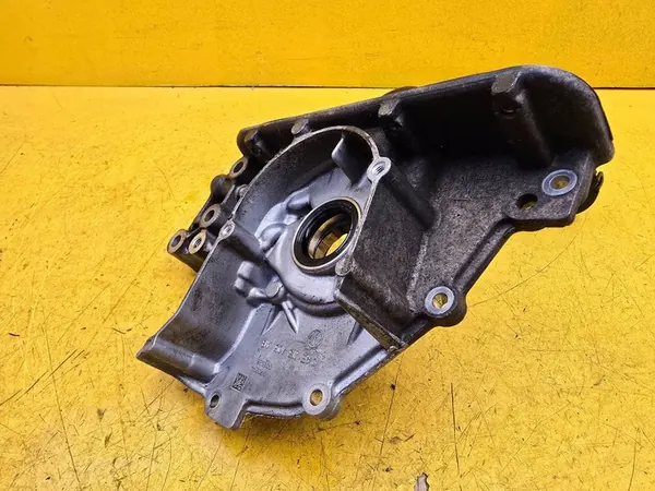 Olje pump Skoda Octavia III 04E115105AB image 3