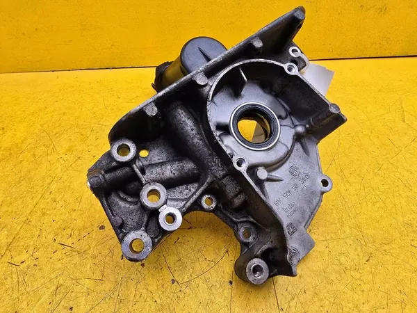 Olje pump Skoda Octavia III 04E115105AB image 5