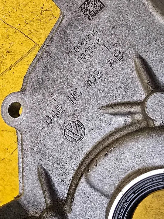 Olje pump Skoda Octavia III 04E115105AB image 6