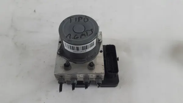 Fiat Tipo II ABS-pump OEM 00520530740 - Begagnad image 4