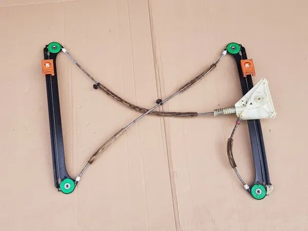 Mecanismo da janela dianteira direita / Audi A3 8P 3 portas / OEM image 10