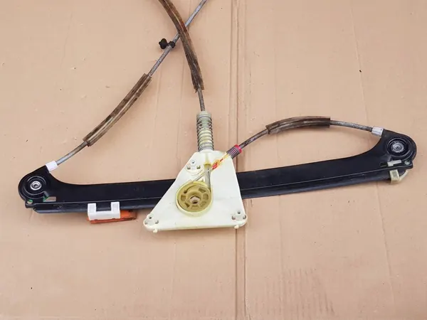 Mecanismo da janela dianteira direita / Audi A3 8P 3 portas / OEM image 4