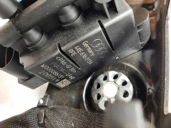 Compresor suspensión Audi E-Tron GT OEM 4KE616005E image 3