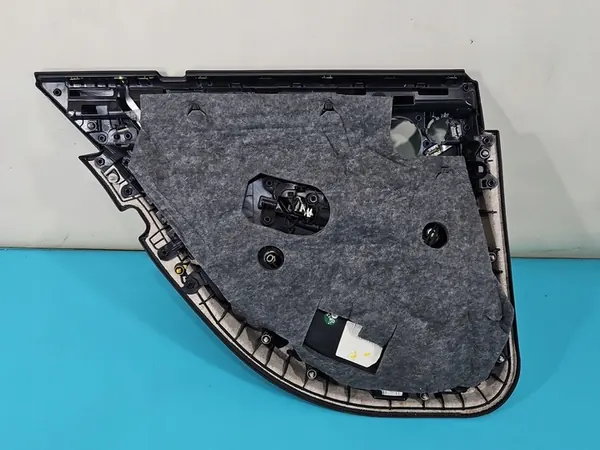 Hintere Rechte Türverkleidung Mercedes W205 image 2