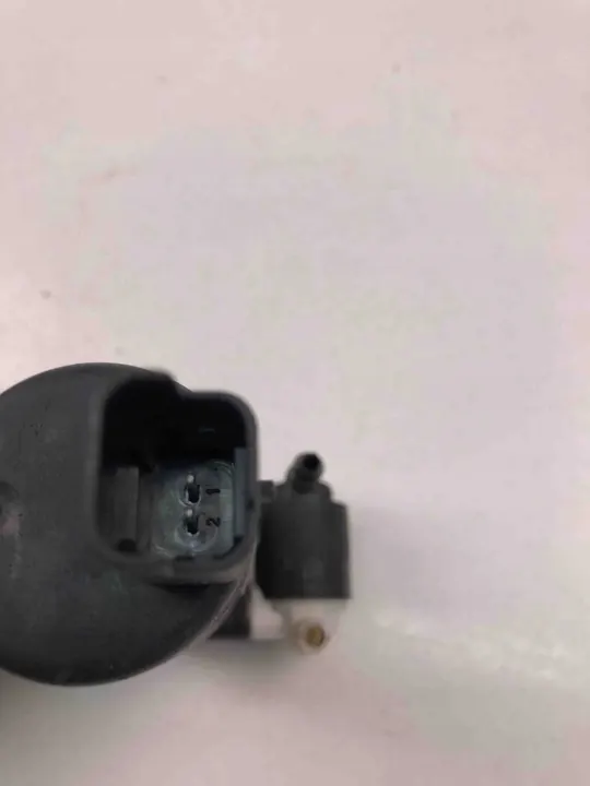 Vattenpump Renault Laguna III 2009 8200031805 image 3