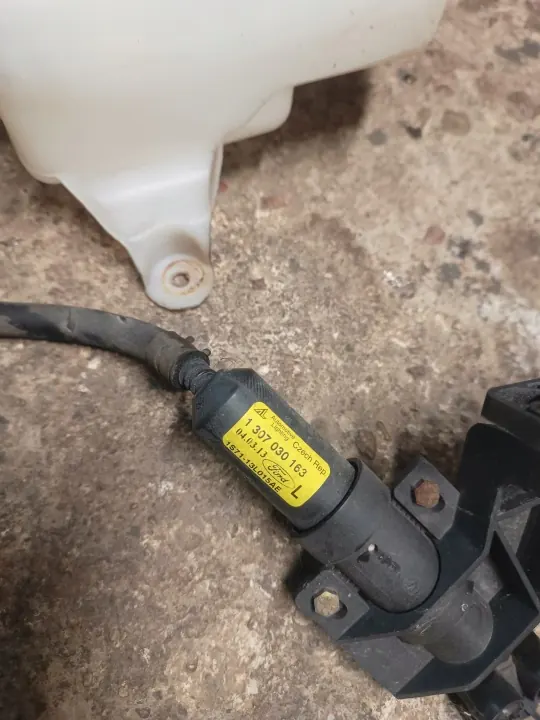 Scheibenwaschbehälter OEM 1S7113K163AF für Ford Mondeo MK3 image 5