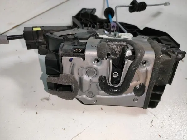 MERCEDES GLE W167 Dörrlås Höger Bak 2023 A0997309200 image 4