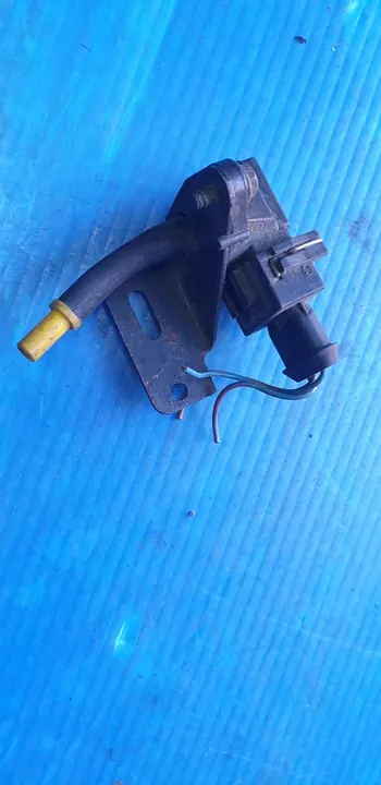 Mercedes W202 MAP Pressure Sensor A0105429917 image 3