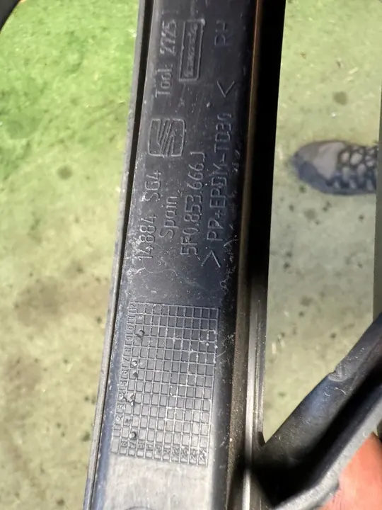 Griglia Paraurti Anteriore SEAT LEON 3 5F0853666J image 3