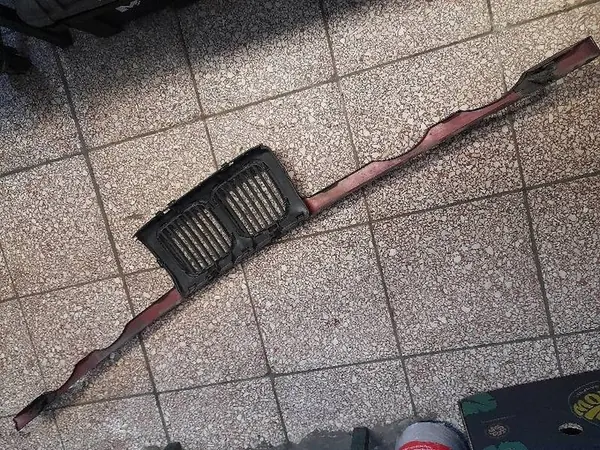 Radiator Grille 5113-1973825 BMW E34 image 3