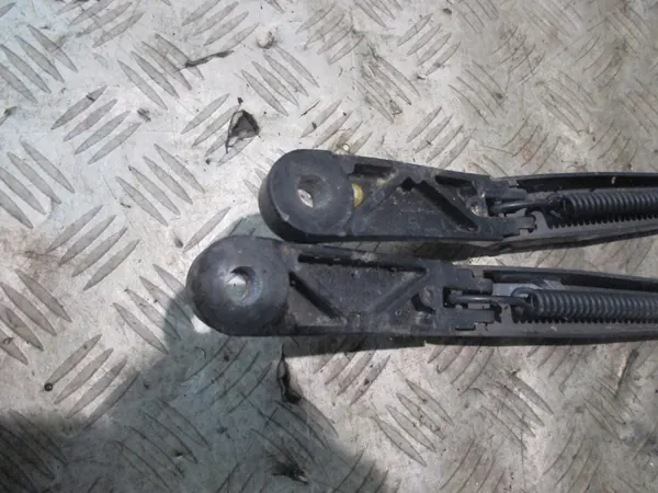 VW Touran I 03-06 Wiper Arm Left Right 1T0955410A 1T0955409A image 2
