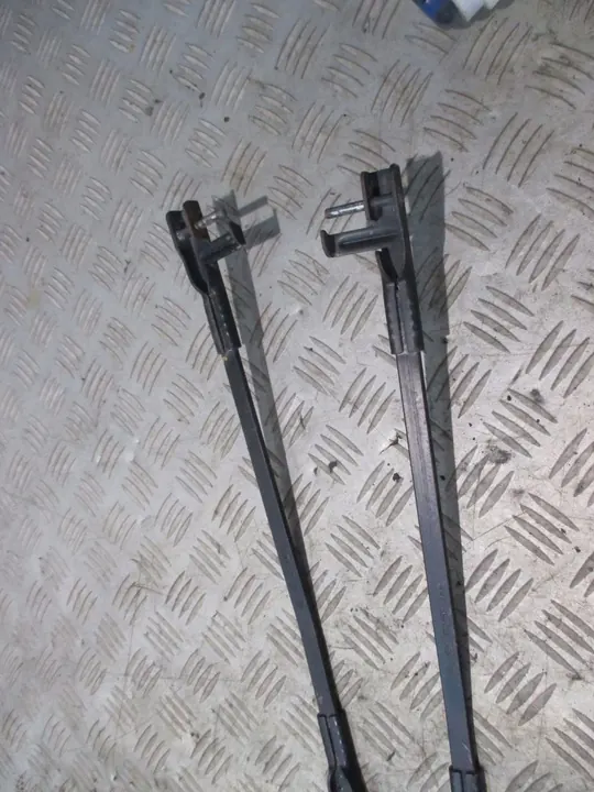 VW Touran I 03-06 Wiper Arm Left Right 1T0955410A 1T0955409A image 3
