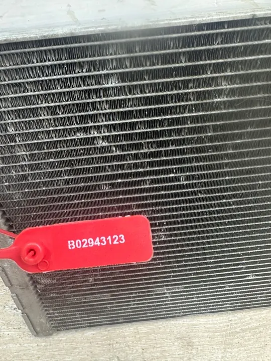 Vattenkylare BMW M5 F10 M6 F06 F12 17112284244-01 image 4