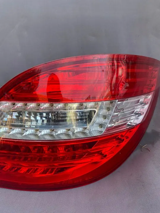 Achterlichten Mercedes-Benz R W251 2011 A2518202064 image 4