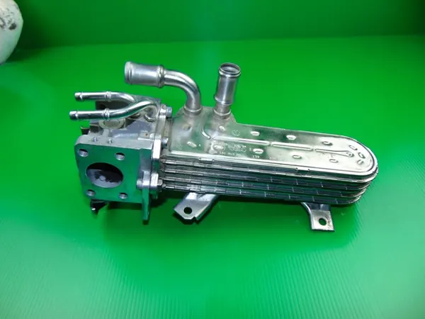 SEAT OE 038 131 513 AD Motor Kühlmittelradiator image 2