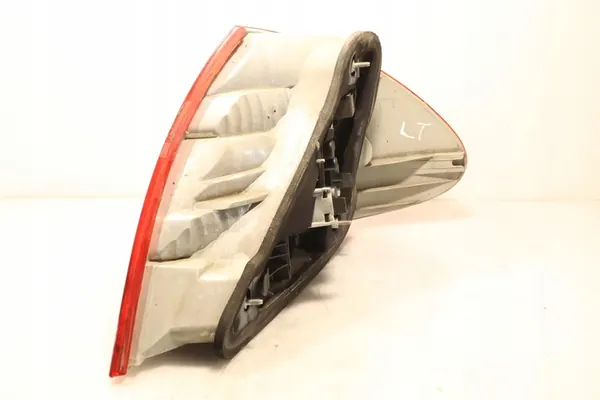 MERCEDES CLK W209 LINKER ACHTERLICHT A2098200164 image 3