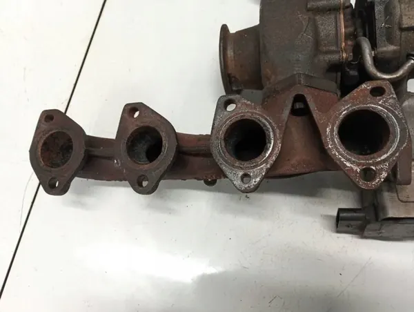 Colector de escape OEM 779738904 BMW Serie 5 2.0L image 2
