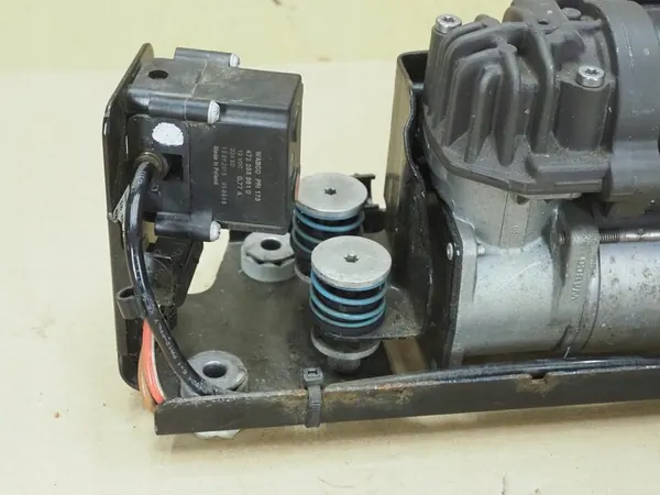 Compressore Sospensione BMW 7 F01 F02 F03 F04 6875176 image 5
