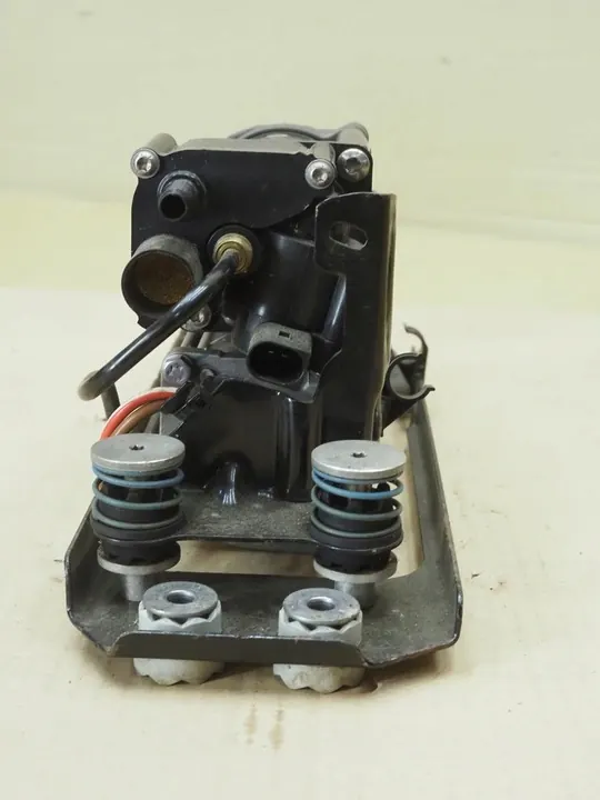 Compressore Sospensione BMW 7 F01 F02 F03 F04 6875176 image 6