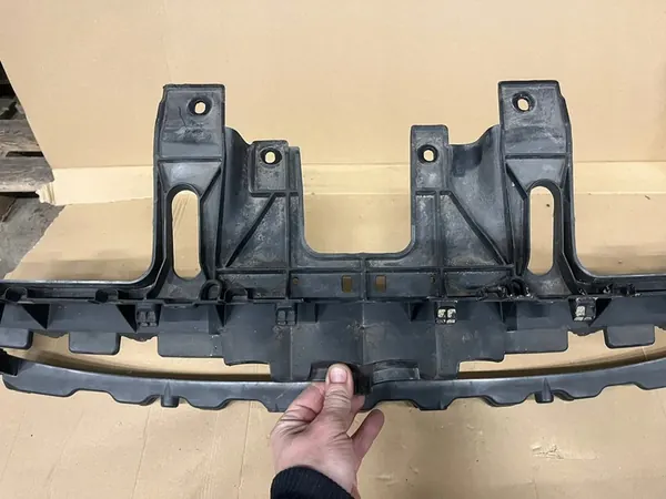 Grill Reinforcement Audi Q3 2015-2018 8U0853692C image 3