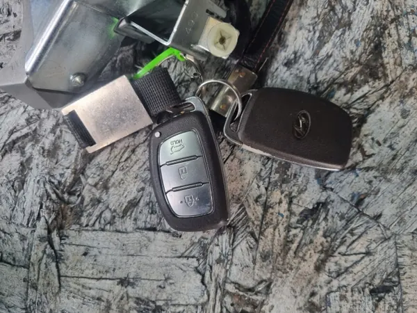 Télécommande Hyundai Tucson III OEM 81900-C5700 image 3