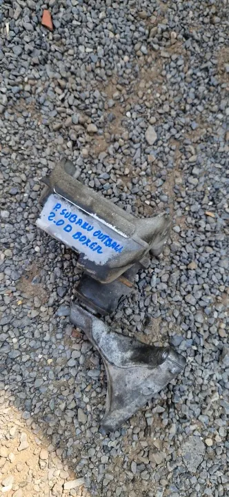 Subaru Motorsteun OEM 2,0 d - Gebruikt Conditie image 2