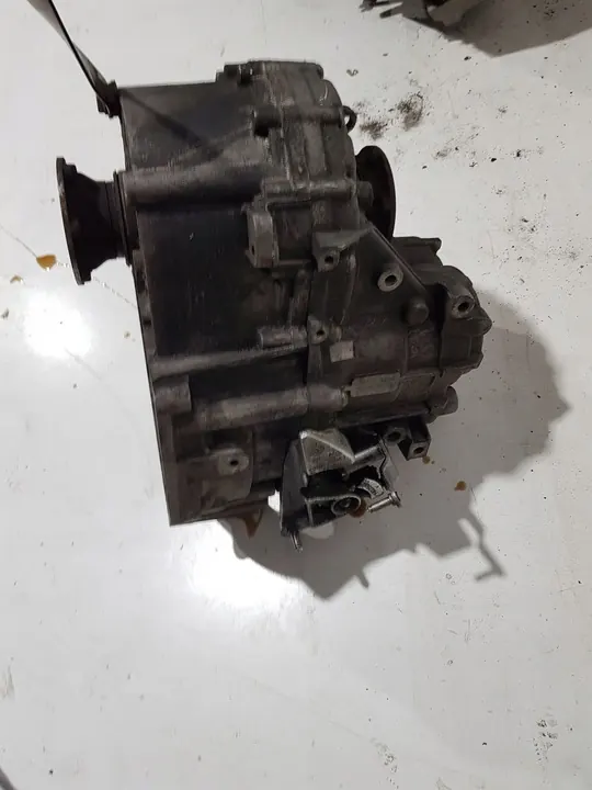 Volkswagen PASSAT B6 2007 Edessä Automaattivaihteisto OEM 02Q301103C image 4