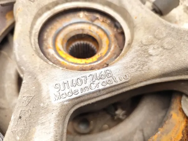 Moyeu de roue avant Porsche Taycan OEM 9J1407246B image 7