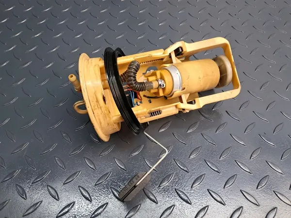 Brandstofpomp met drijver BMW E46 320d M47N 150 PK OEM 6 768 488 image 4