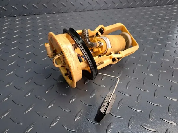 Brandstofpomp met drijver BMW E46 320d M47N 150 PK OEM 6 768 488 image 5