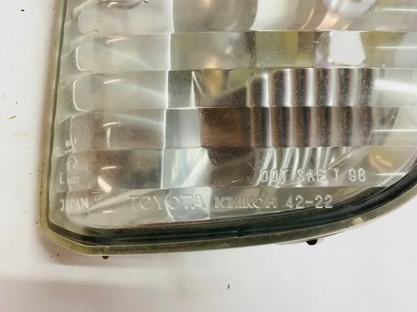 Pisca Esquerdo OEM MIGACZ KIERUNKOWSKAZ Toyota RAV4 01-03 image 3