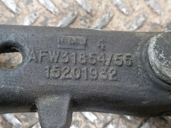 Framdiff fäste Cadillac Escalade 2007 15201932 image 2