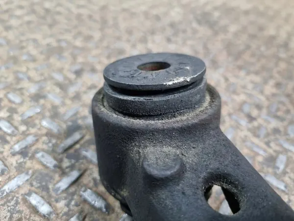 Framdiff fäste Cadillac Escalade 2007 15201932 image 4