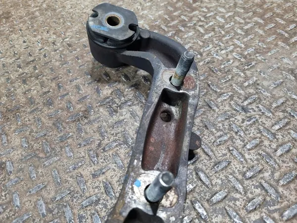 Framdiff fäste Cadillac Escalade 2007 15201932 image 6