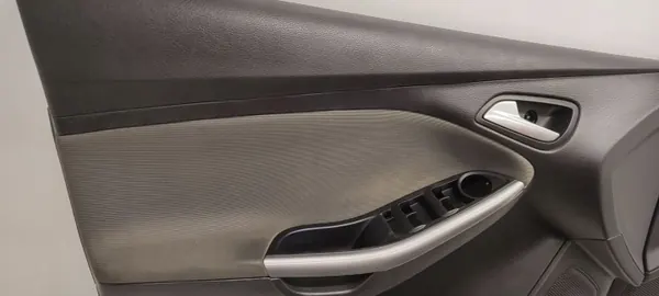Ford Focus MK3 HB sidokapp - OEM-set begagnad image 3