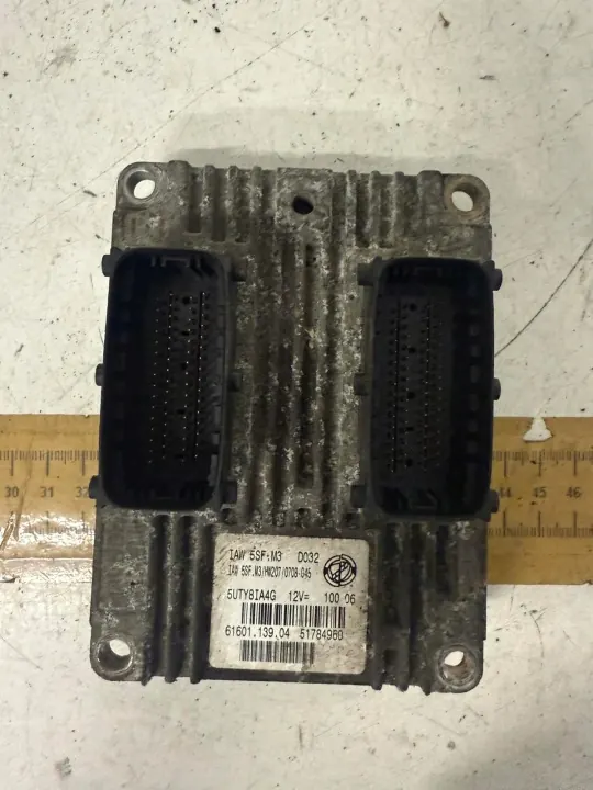 Unidad de Control Motor Fiat Idea 1.4 IAW5SF.M3 51784960 image 2