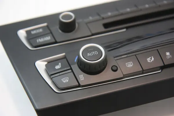 Painel AC BMW OEM 61319323555 - Usado image 5