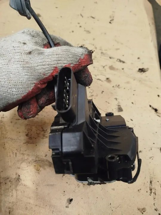 VOLVO S60 hintere linke Türschloss OE image 5