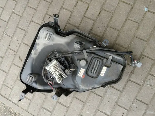 AdBlue-säiliö OEM R2AX202G0 Mazda CX-7 2.2 Dieselille image 5