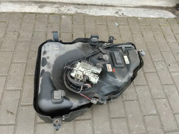 AdBlue-säiliö OEM R2AX202G0 Mazda CX-7 2.2 Dieselille image 7
