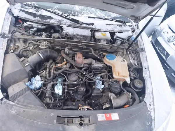 Colector de escape OEM 059253034L Audi A6 2005 2.7L image 6