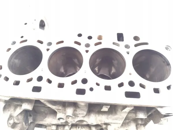 Moottorilohko N47C16A Mini Clubman Cooper D 82kW:lle image 6