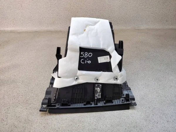 Passagerarhandskfack OEM 681081375R13 för Renault Clio V image 3