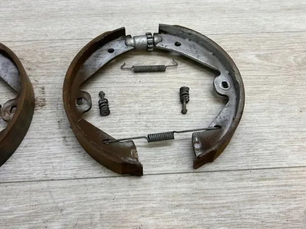 Bromsbelägg bak VW Touareg 3.0L OEM 7P0698545 image 5